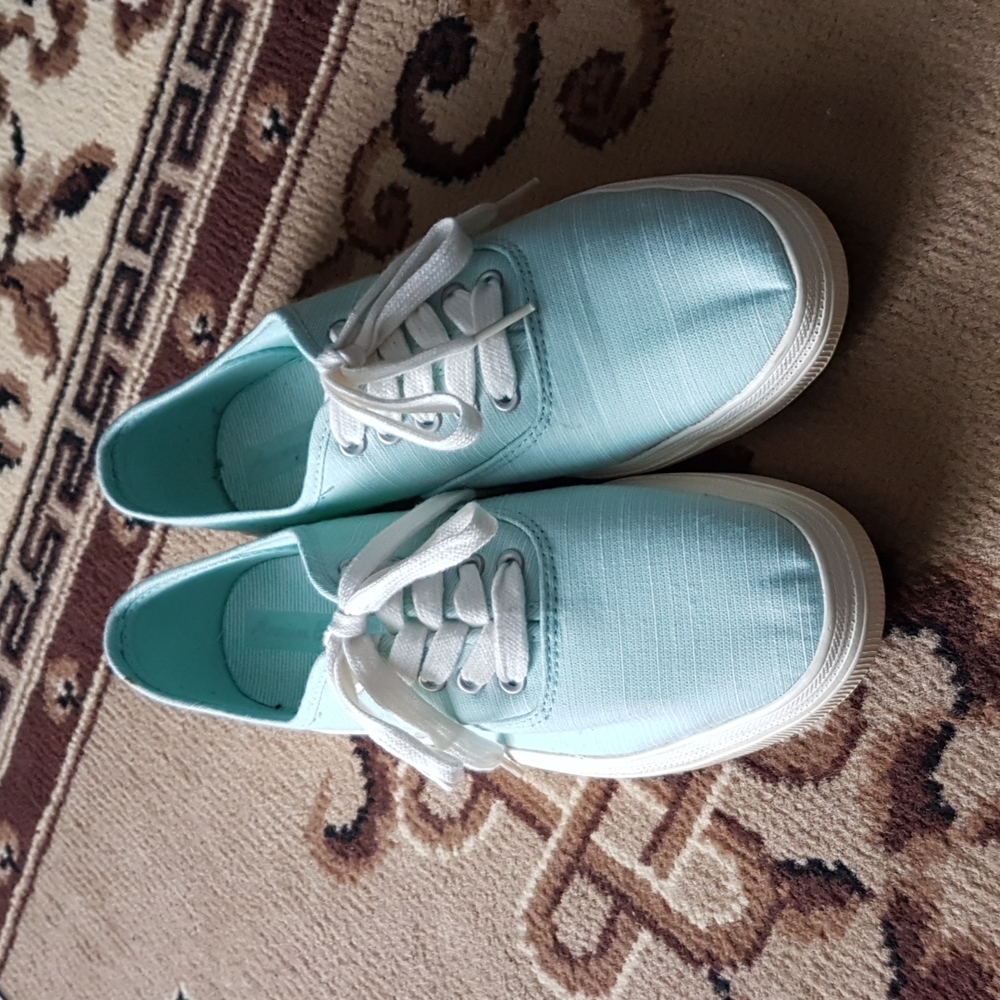 American Eagle Slip-On Non-Marking Sneakers